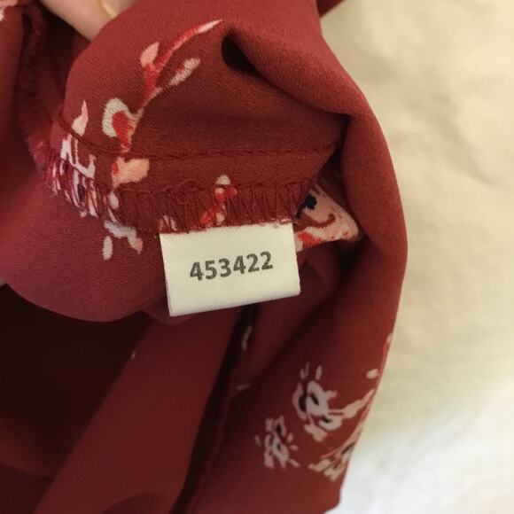 Loft Red Sleeveless Detail Flowers Top - Picture 9 of 10